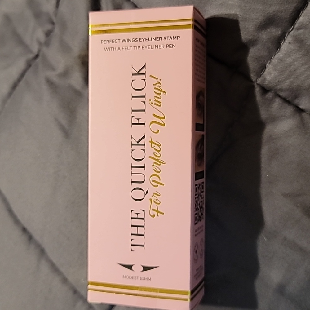 The Quick Flick Perfect Wings Eyeliner Stamp New